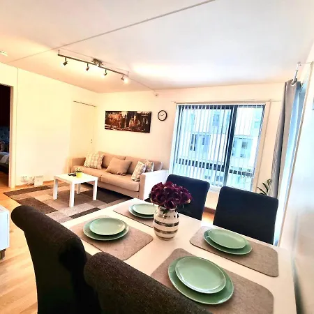 Demims - Location & Parking